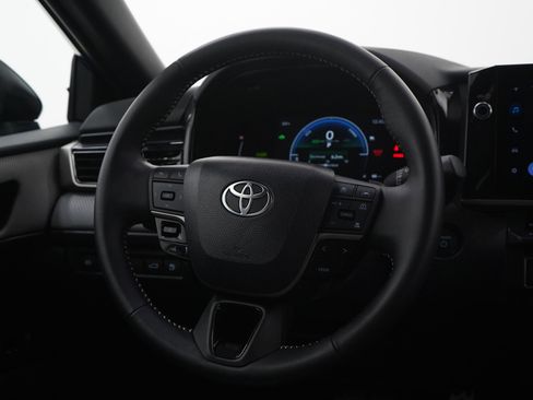 Used 2026 Toyota Camry SE w/ Multimedia Upgrade Package FWD image 14