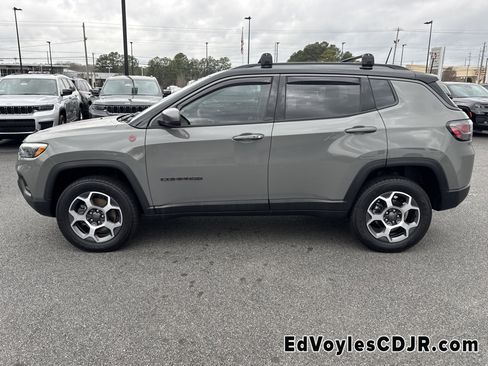 Used 2022 Jeep Compass Trailhawk w/ Trailhawk Elite Group image 7