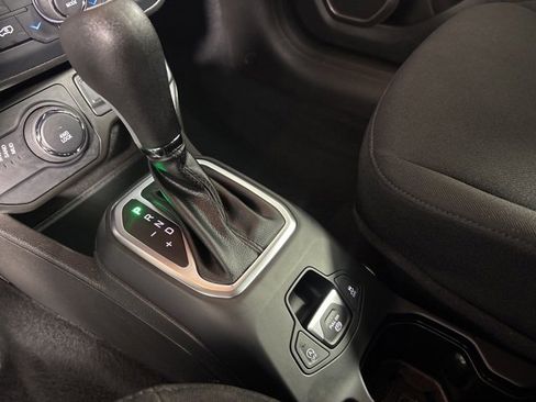 Certified 2023 Jeep Renegade Latitude image 22