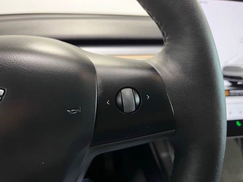 Used 2024 Tesla Model Y Long Range AWD/4WD image 23