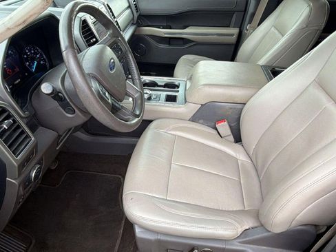 Used 2019 Ford Expedition XLT w/ Equipment Group 202A RWD image 5