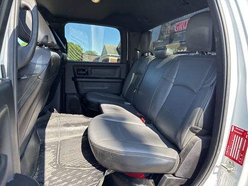 Used 2024 RAM 2500 Tradesman w/ Chrome Appearance Group AWD/4WD image 40