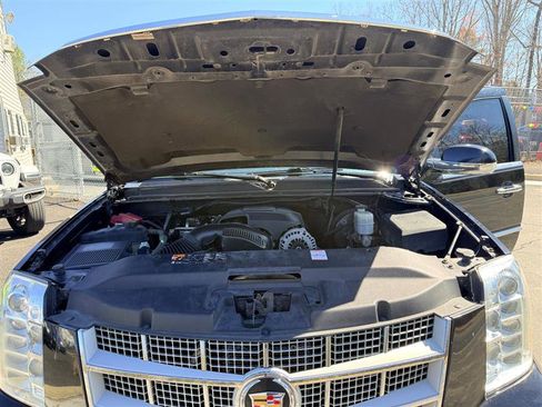 Used 2012 Cadillac Escalade ESV Platinum image 27