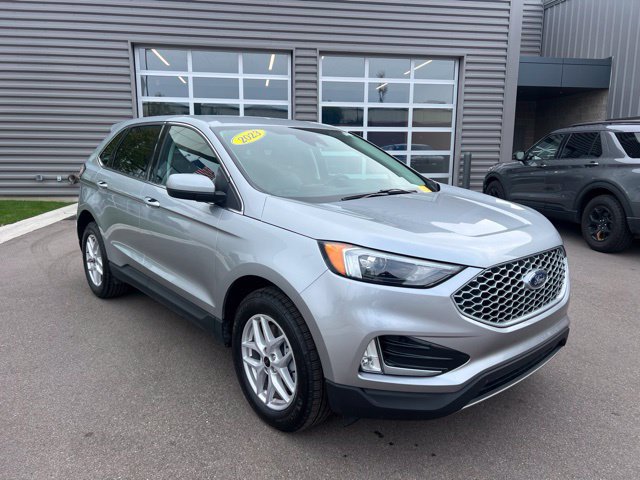 Used 2023 Ford Edge SEL w/ Convenience Package AWD/4WD image 3