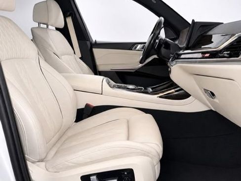 Used 2024 BMW X7 M60i w/ Executive Package AWD/4WD image 17