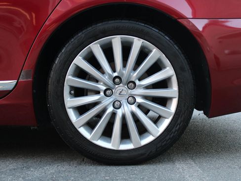 Used 2013 Lexus LS 460 image 33