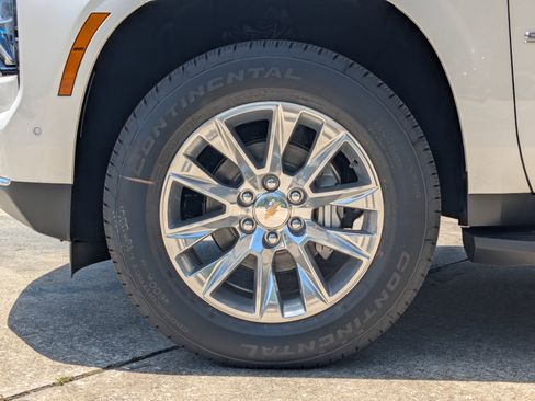 New 2025 Chevrolet Suburban Premier w/ Sun And Tow Package image 25