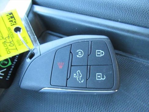 Used 2024 Chevrolet Silverado 1500 LT AWD/4WD image 26
