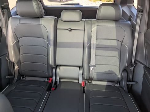 Used 2023 Volkswagen Tiguan SEL R-Line AWD/4WD image 13
