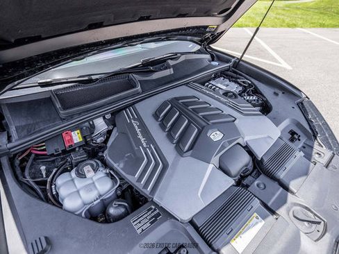 Used 2021 Lamborghini Urus AWD/4WD image 16