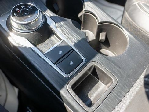 Used 2025 Ford Escape SE FWD image 29