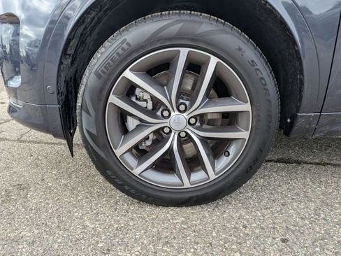 Used 2025 Land Rover Discovery Sport S image 21