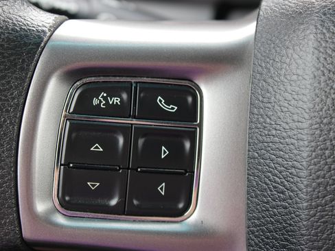Used 2021 RAM 1500 Classic SLT AWD/4WD image 16
