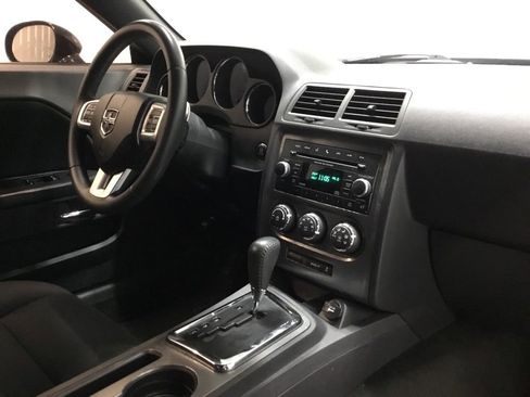 Used 2013 Dodge Challenger R/T w/ Electronics Convenience Group image 18