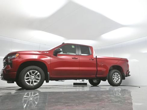 Used 2025 Chevrolet Silverado 1500 RST w/ Z71 Off-Road Package AWD/4WD image 7