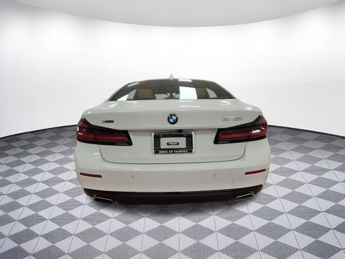 Certified 2022 BMW 530i xDrive w/ Premium Package image 9