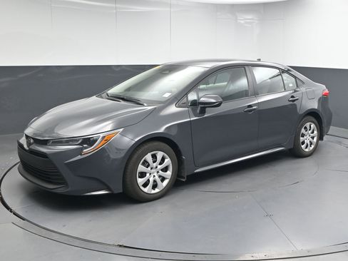 Certified 2024 Toyota Corolla LE image 4