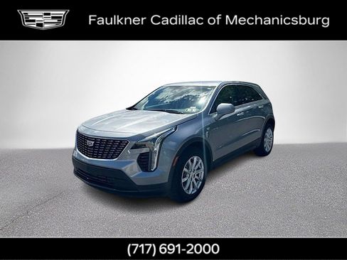 Used 2023 Cadillac XT4 Luxury w/ Cold Weather Package AWD/4WD image 10