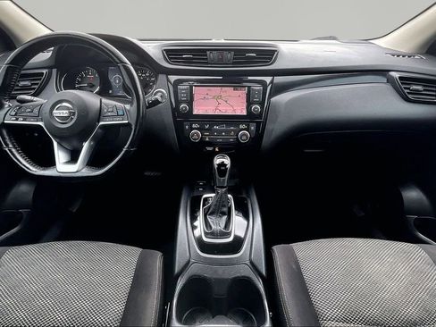 Used 2019 Nissan Rogue Sport SV w/ Technology Package FWD image 16