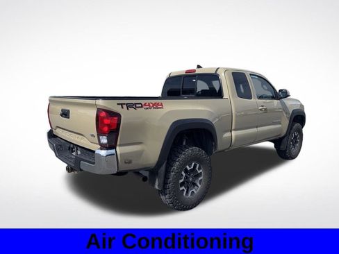 Used 2019 Toyota Tacoma TRD Off-Road image 4