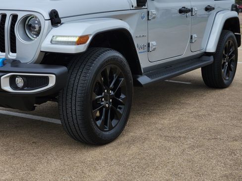 Used 2023 Jeep Wrangler Unlimited Sahara w/ Cold Weather Group AWD/4WD image 12