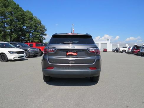 Used 2021 Jeep Compass Sport FWD image 4