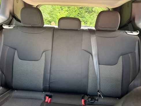 Used 2016 Jeep Renegade 75th Anniversary AWD/4WD image 23