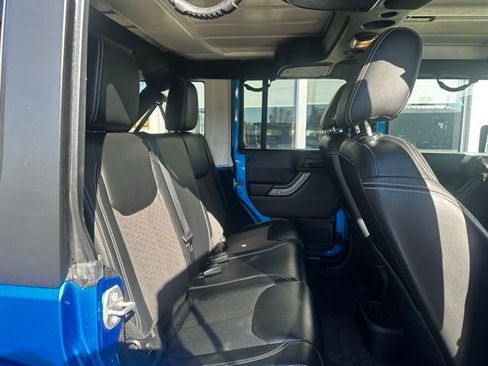 Used 2016 Jeep Wrangler Unlimited Sport image 12