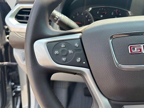 Used 2023 GMC Acadia SLT w/ Preferred Package image 31