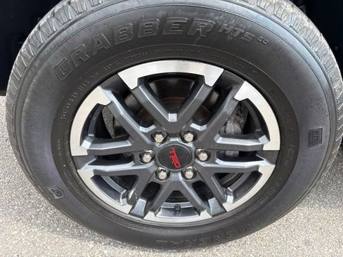 Used 2024 Toyota Tacoma TRD Sport AWD/4WD image 10