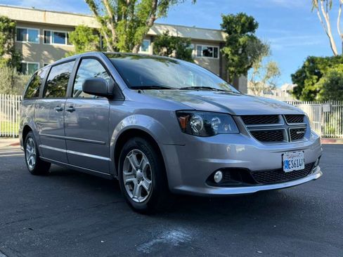 Used 2016 Dodge Grand Caravan R/T image 5