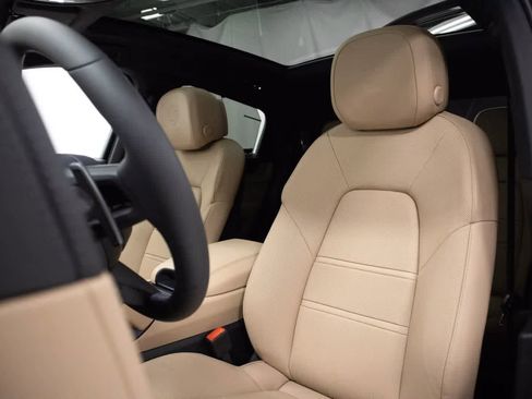 Certified 2025 Porsche Cayenne Coupe AWD/4WD image 5