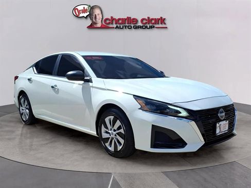 Used 2025 Nissan Altima 2.5 S image 7