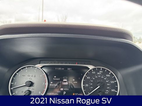 Used 2021 Nissan Rogue SV AWD/4WD image 19