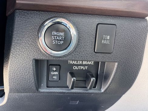Used 2021 Toyota Tundra Limited w/ Limited Premium Package AWD/4WD image 22