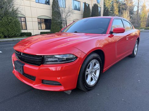 Used 2021 Dodge Charger SXT w/ Leather Interior Group image 1