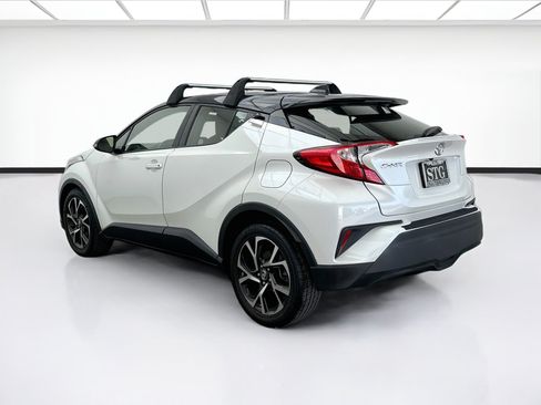 Used 2019 Toyota C-HR XLE FWD image 6