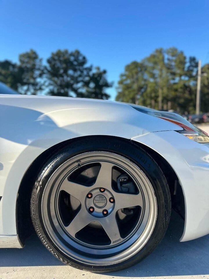 Used 2019 Nissan 370Z Coupe w/ Z34 Heritage Edition - White RWD image 11