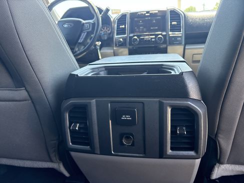 Used 2015 Ford F150 XLT w/ Equipment Group 302A Luxury AWD/4WD image 9