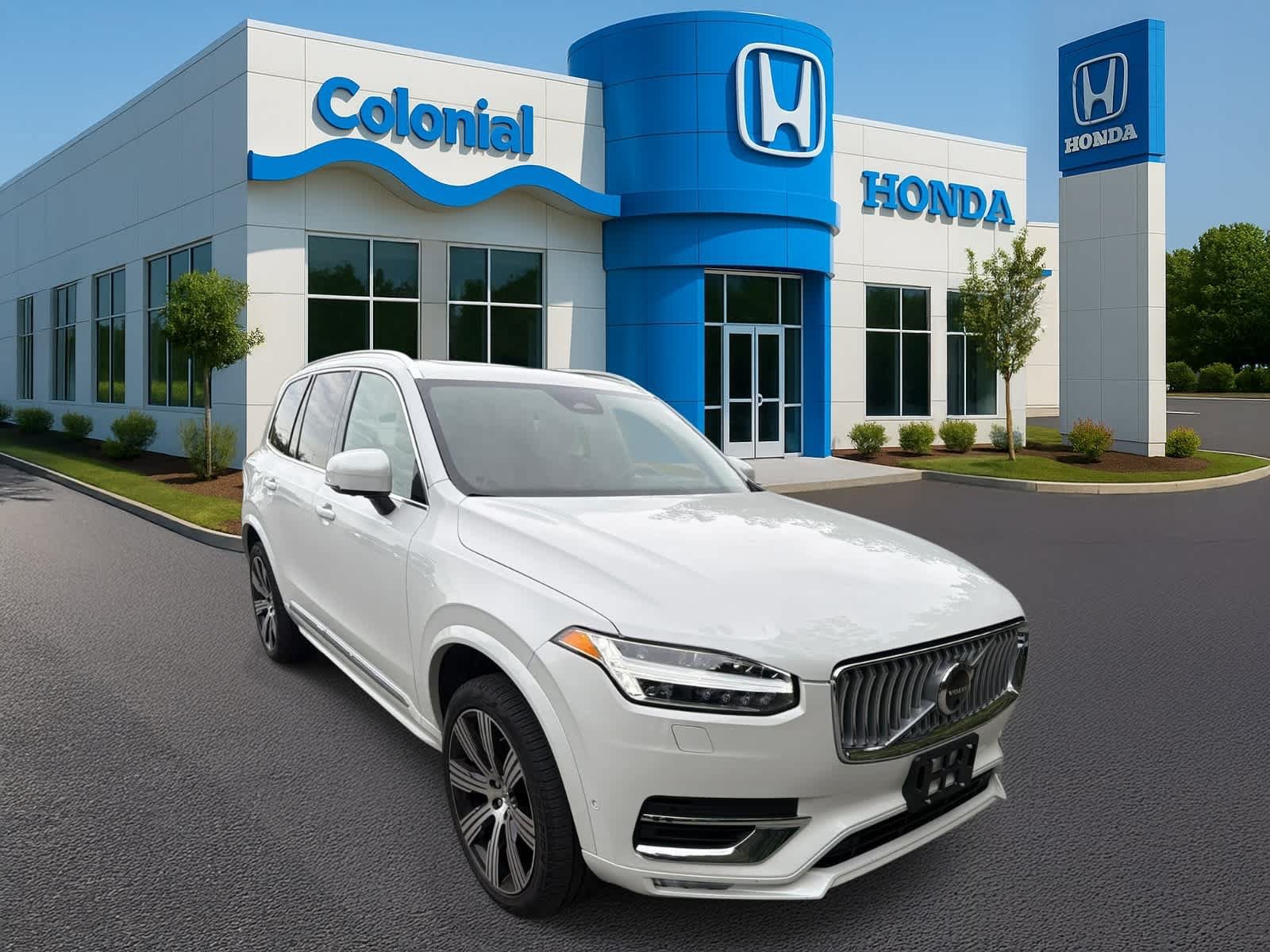 Used 2025 Volvo XC90 B6 Ultra w/ Protection Package Premier AWD/4WD image 8