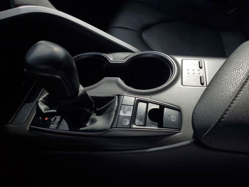 Used 2023 Toyota Camry XSE image 30