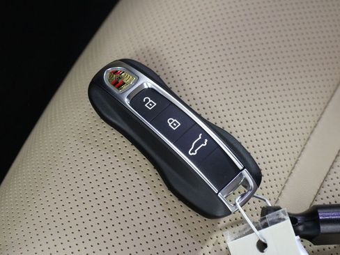 New 2026 Porsche Cayenne GTS image 23