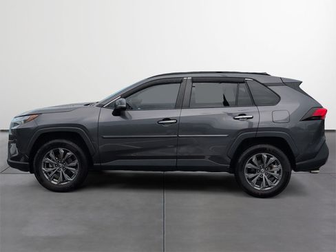 Certified 2022 Toyota RAV4 Limited AWD/4WD image 3