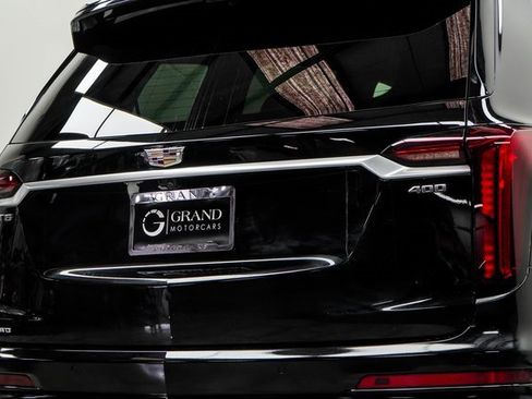 Used 2020 Cadillac XT6 Premium Luxury image 12