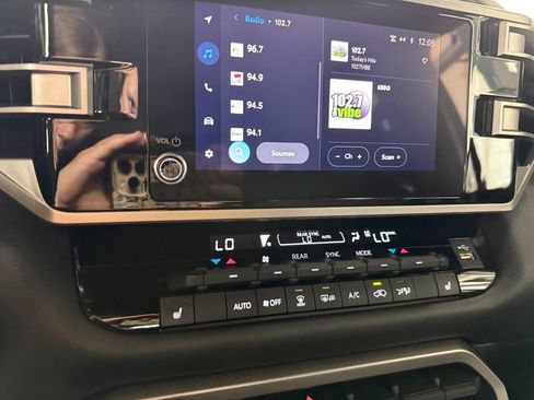 Used 2025 Toyota Sequoia SR5 AWD/4WD image 17