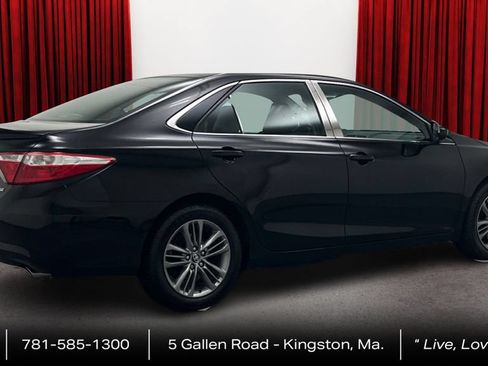Used 2016 Toyota Camry SE w/ Moonroof Package FWD image 5