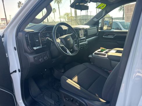 Used 2024 Chevrolet Silverado 3500 LT w/ Convenience Package image 11