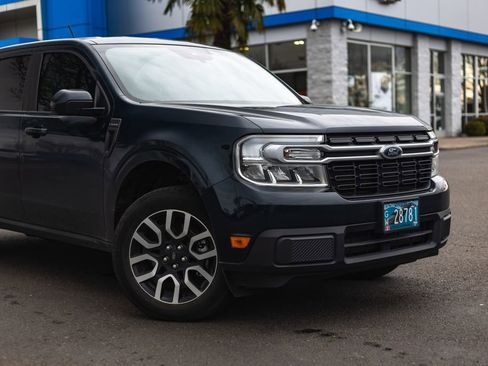 Used 2023 Ford Maverick Lariat image 2