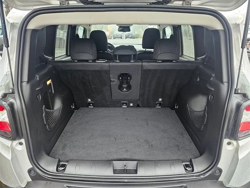 Used 2019 Jeep Renegade Altitude w/ Quick Order Package 2XM image 14