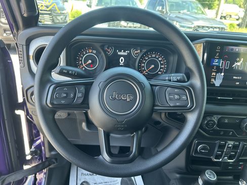 New 2026 Jeep Gladiator Sport AWD/4WD image 14